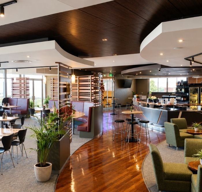 Dining and bar area in Eldo Hotel